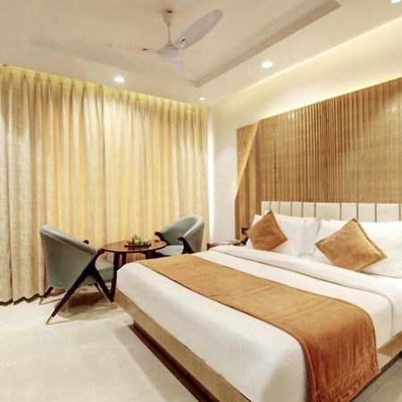 Hotel Platinum With Free Pickup-Delhi Airport New Delhi Buitenkant foto