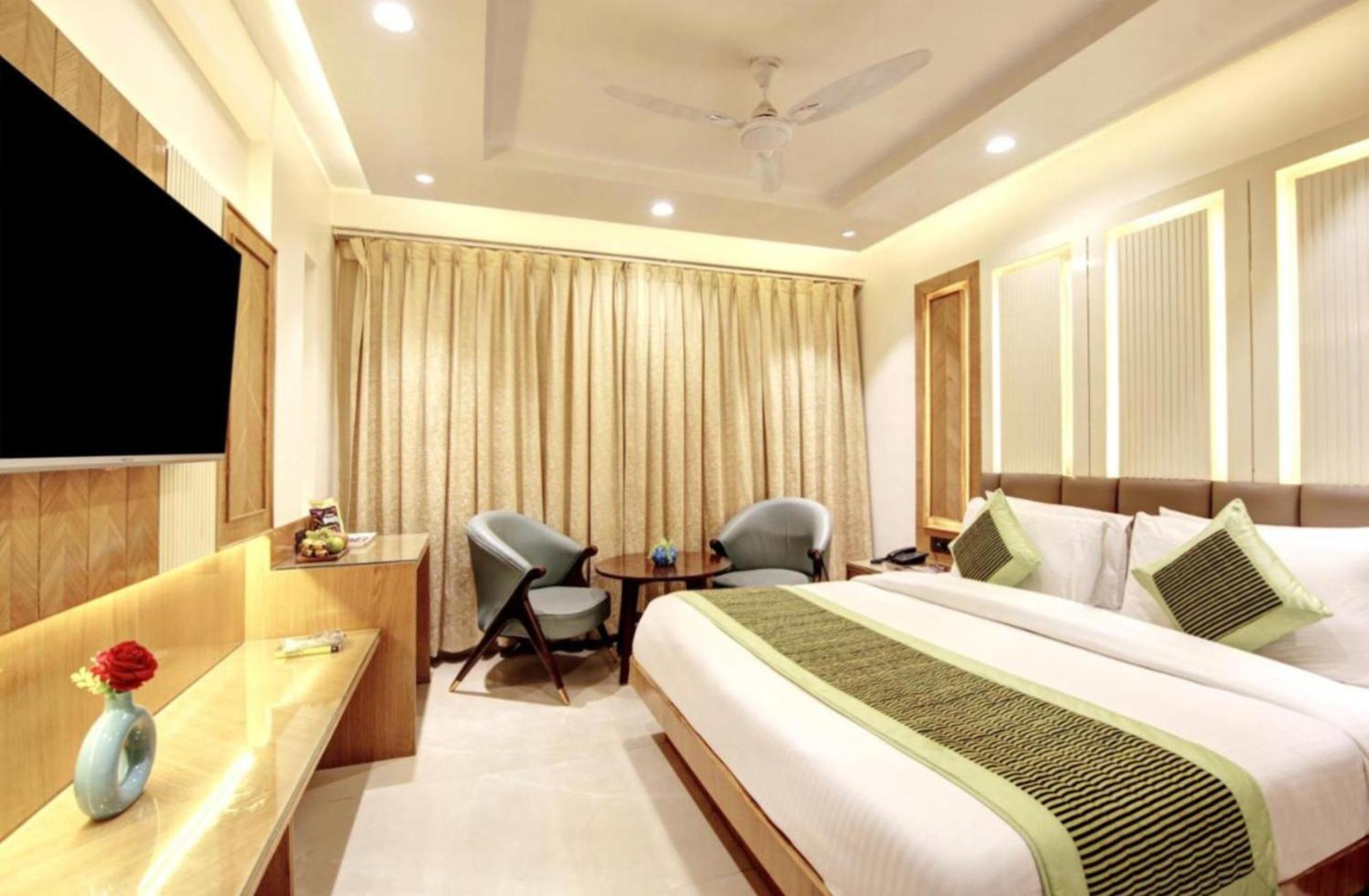Hotel Platinum With Free Pickup-Delhi Airport New Delhi Buitenkant foto