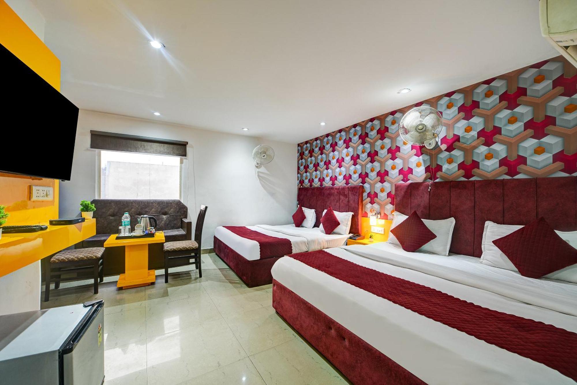 Hotel Platinum With Free Pickup-Delhi Airport New Delhi Buitenkant foto